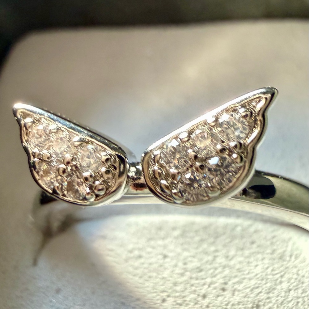 NEW! White Gold Plated Crystal Angel Wings Ring - Size 8 - Picture 4 of 12